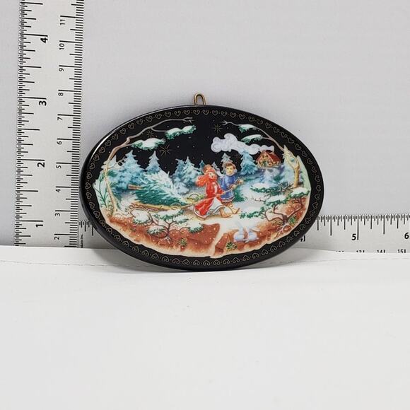 1993 Hallmark Bringing Home The Tree Holiday Christmas Ornament - Picture 5 of 5